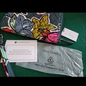 Vera Bradley Falling Flowers Rfid Georgia Wallet wristlet